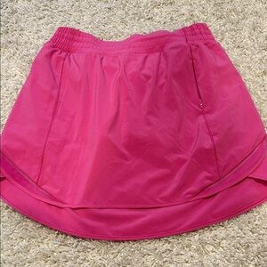 Like New! Lululemon Athletica Vibrant Pink Skort size 10